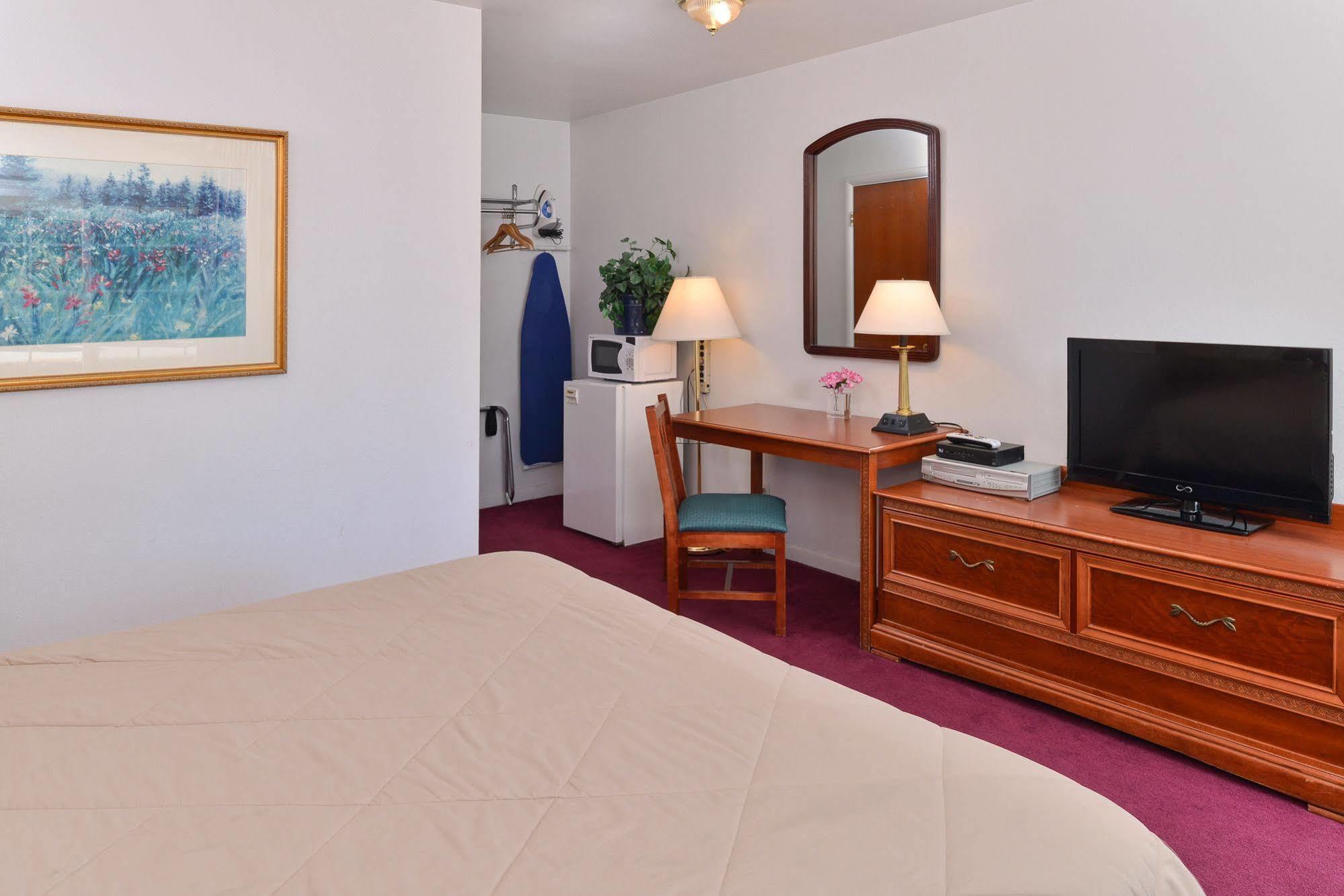 Majestic Inn & Suites Klamath Falls Exteriör bild